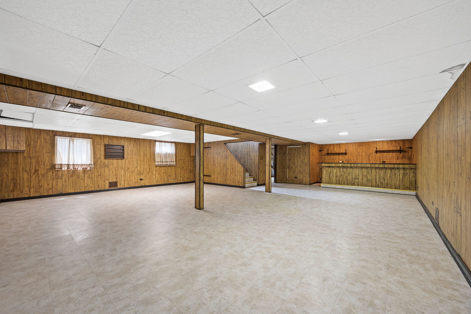 494 Flint Trail, Carol Stream, IL 60188