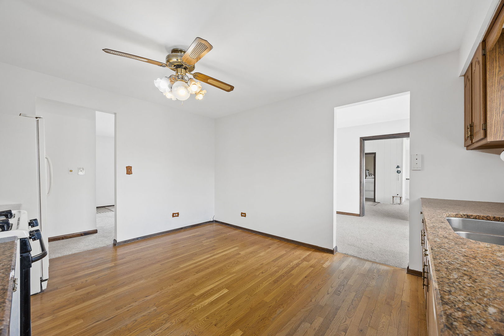 494 Flint Trail, Carol Stream, IL 60188