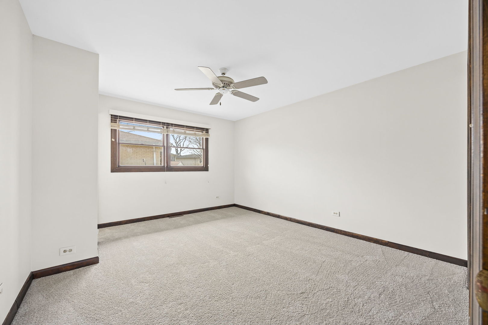 494 Flint Trail, Carol Stream, IL 60188