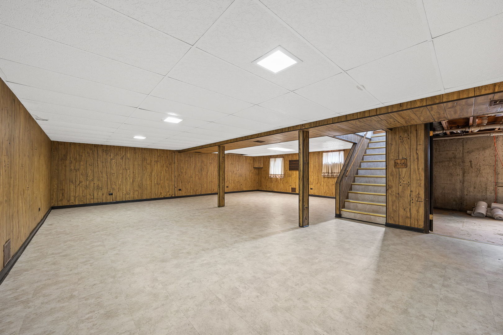 494 Flint Trail, Carol Stream, IL 60188