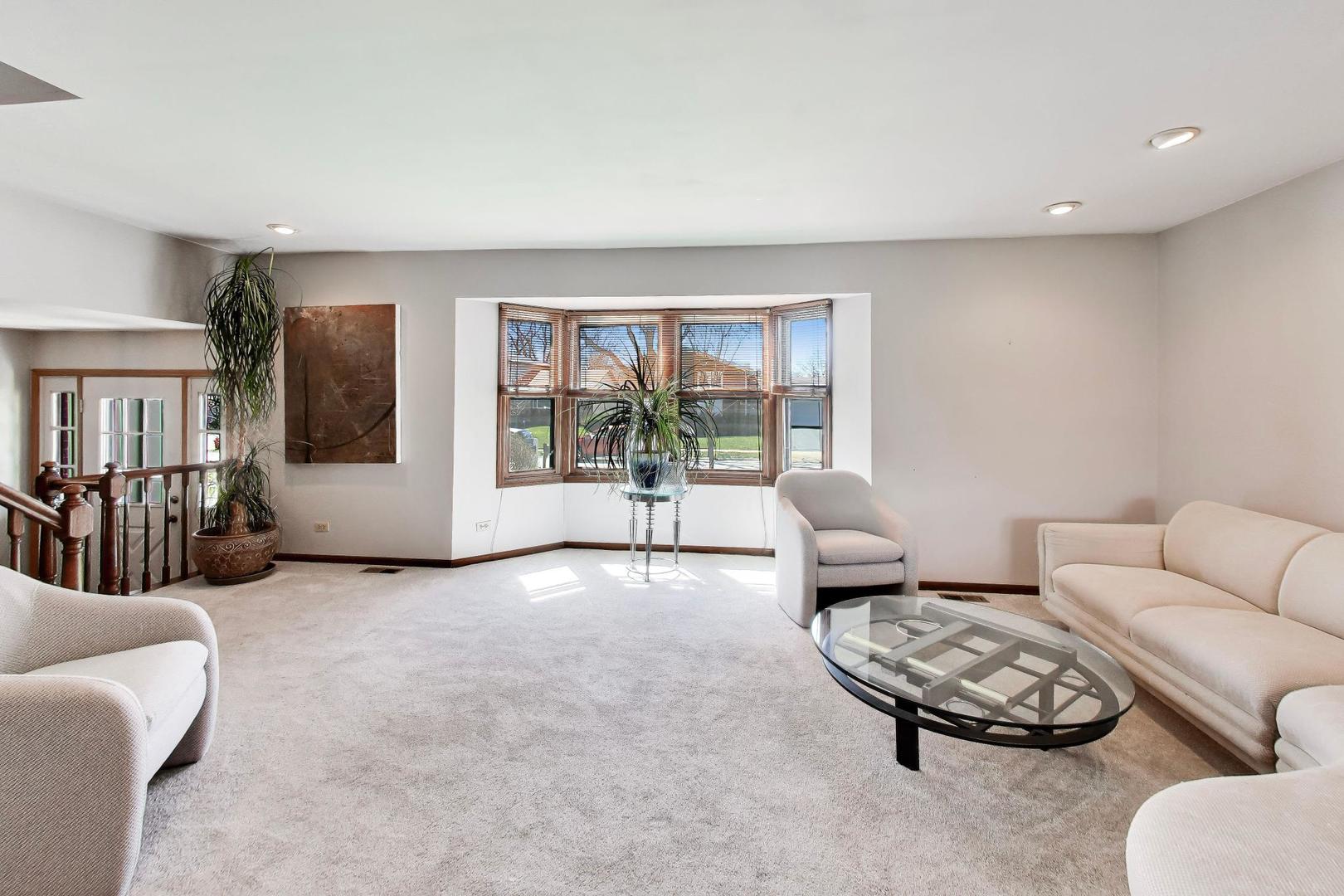 507 Ridgewood Lane, Buffalo Grove, IL 60089