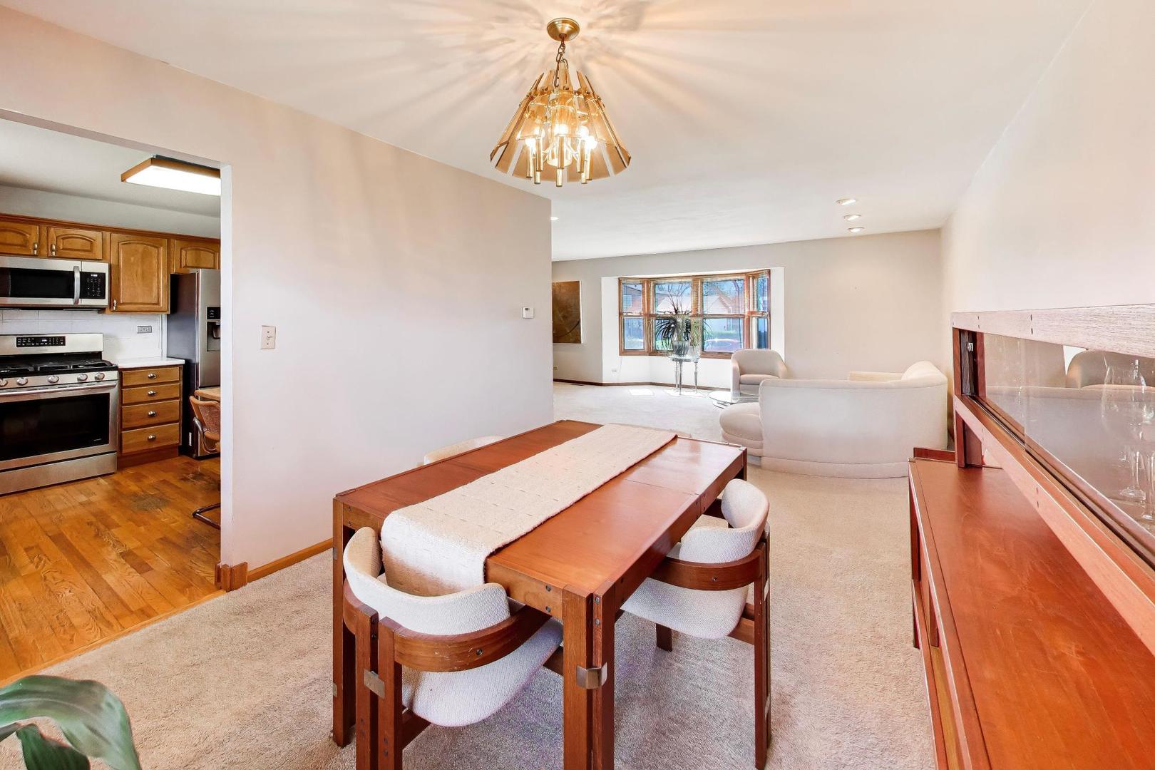 507 Ridgewood Lane, Buffalo Grove, IL 60089