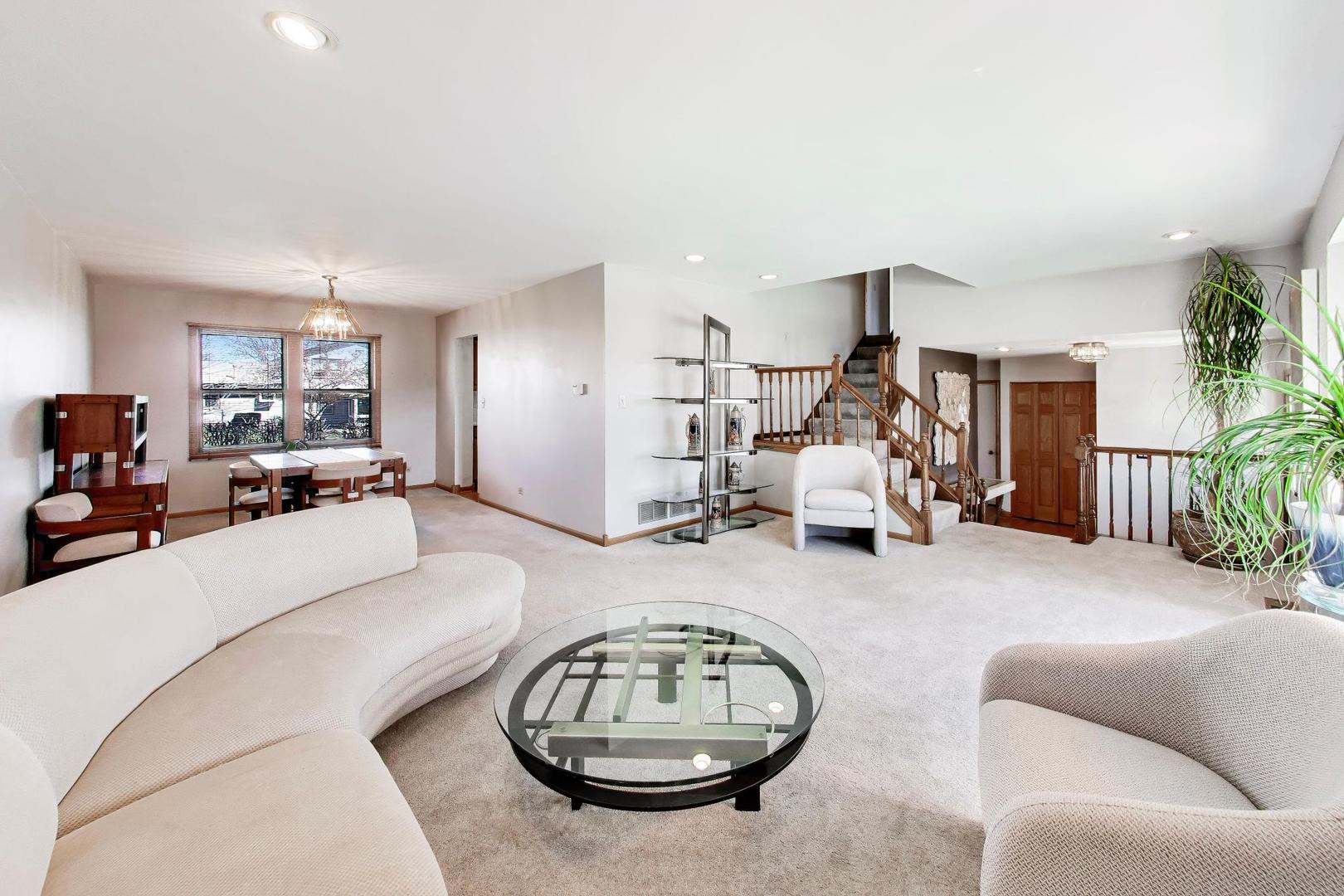 507 Ridgewood Lane, Buffalo Grove, IL 60089