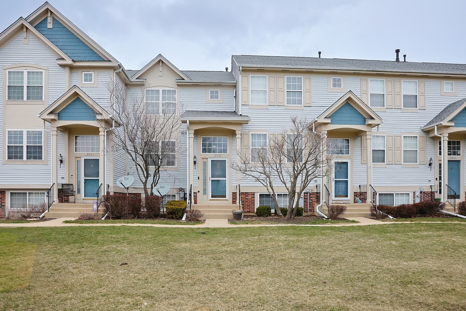 2669 N Augusta Drive, Wadsworth, IL 60083