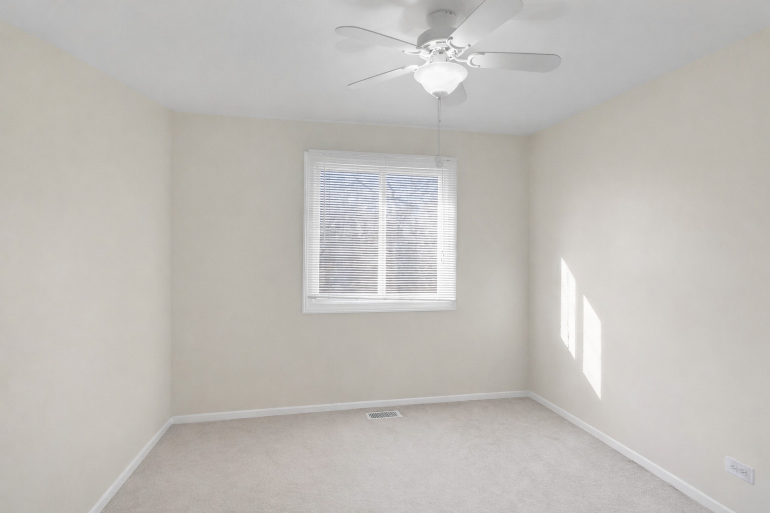 24W474 Surf Court, Naperville, IL 60540