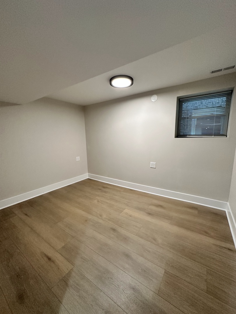 5200 W Winona Street #G, Chicago, IL 60630