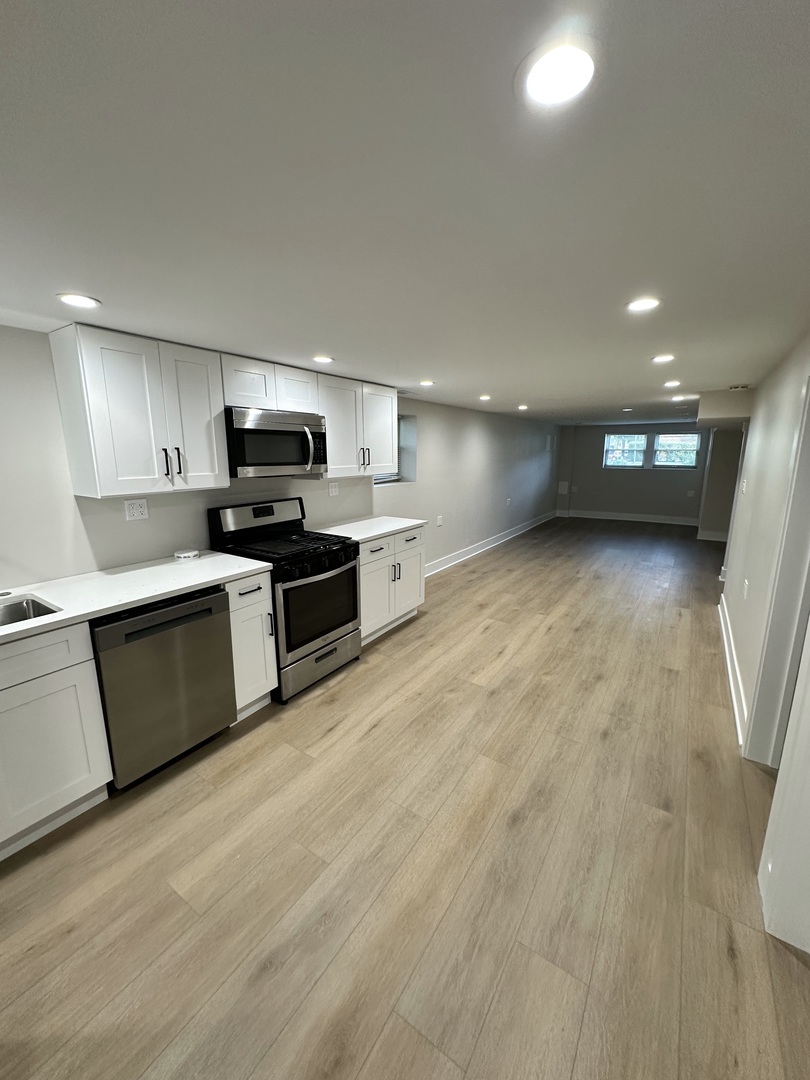 5200 W Winona Street #G, Chicago, IL 60630