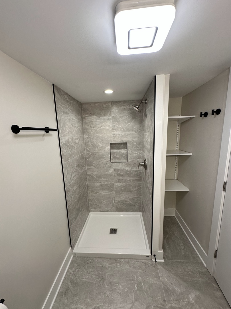 5200 W Winona Street #G, Chicago, IL 60630