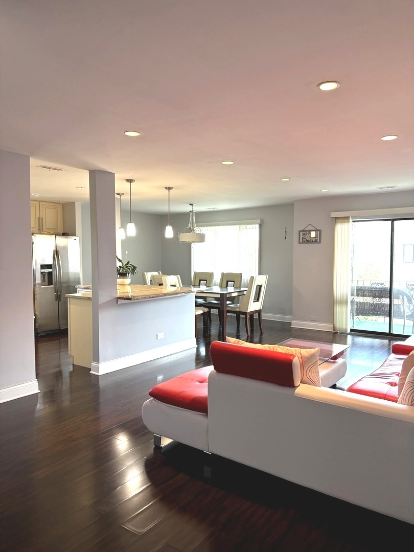 9332 Landings Lane #504, Des Plaines, IL 60016