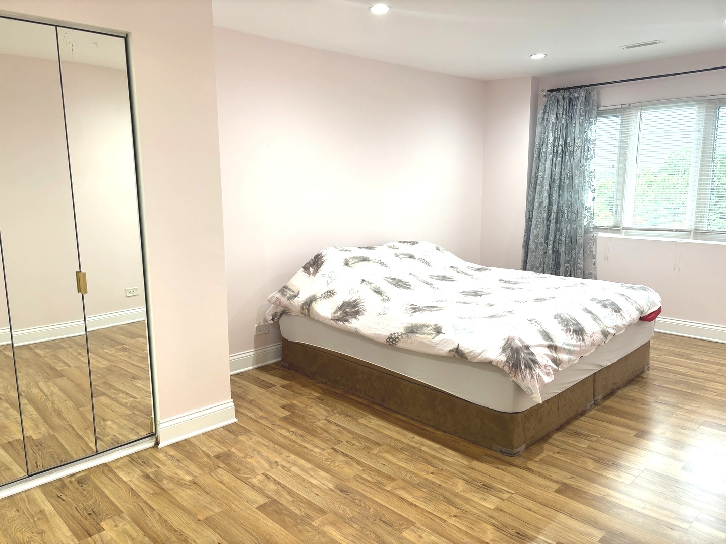 9332 Landings Lane #504, Des Plaines, IL 60016