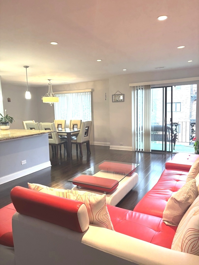 9332 Landings Lane #504, Des Plaines, IL 60016