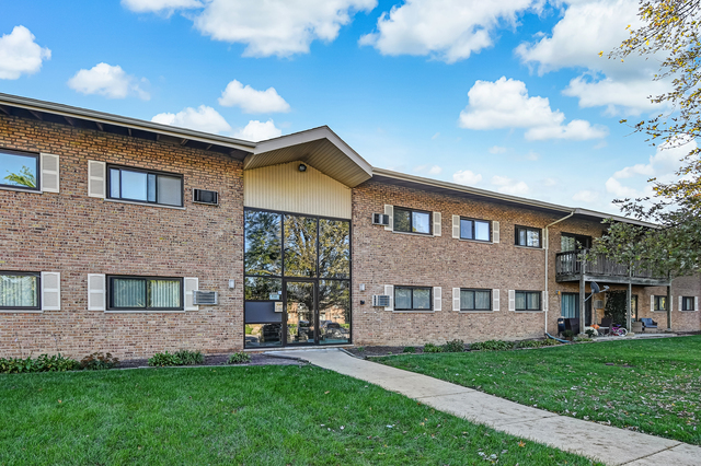 7413 Brookdale Drive #209, Darien, IL 60561