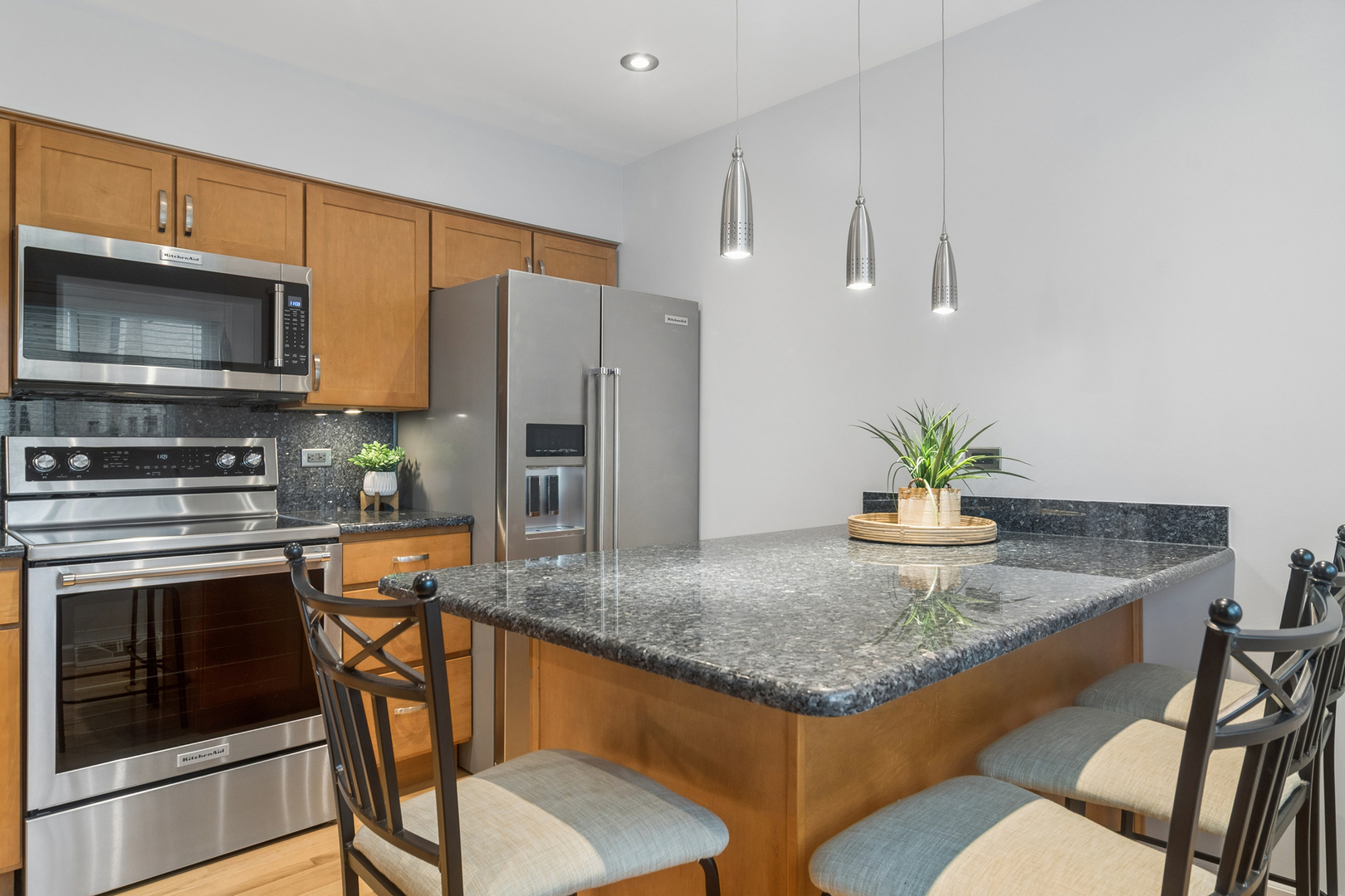 934 N Wheeling Road, Mount Prospect, IL 60056