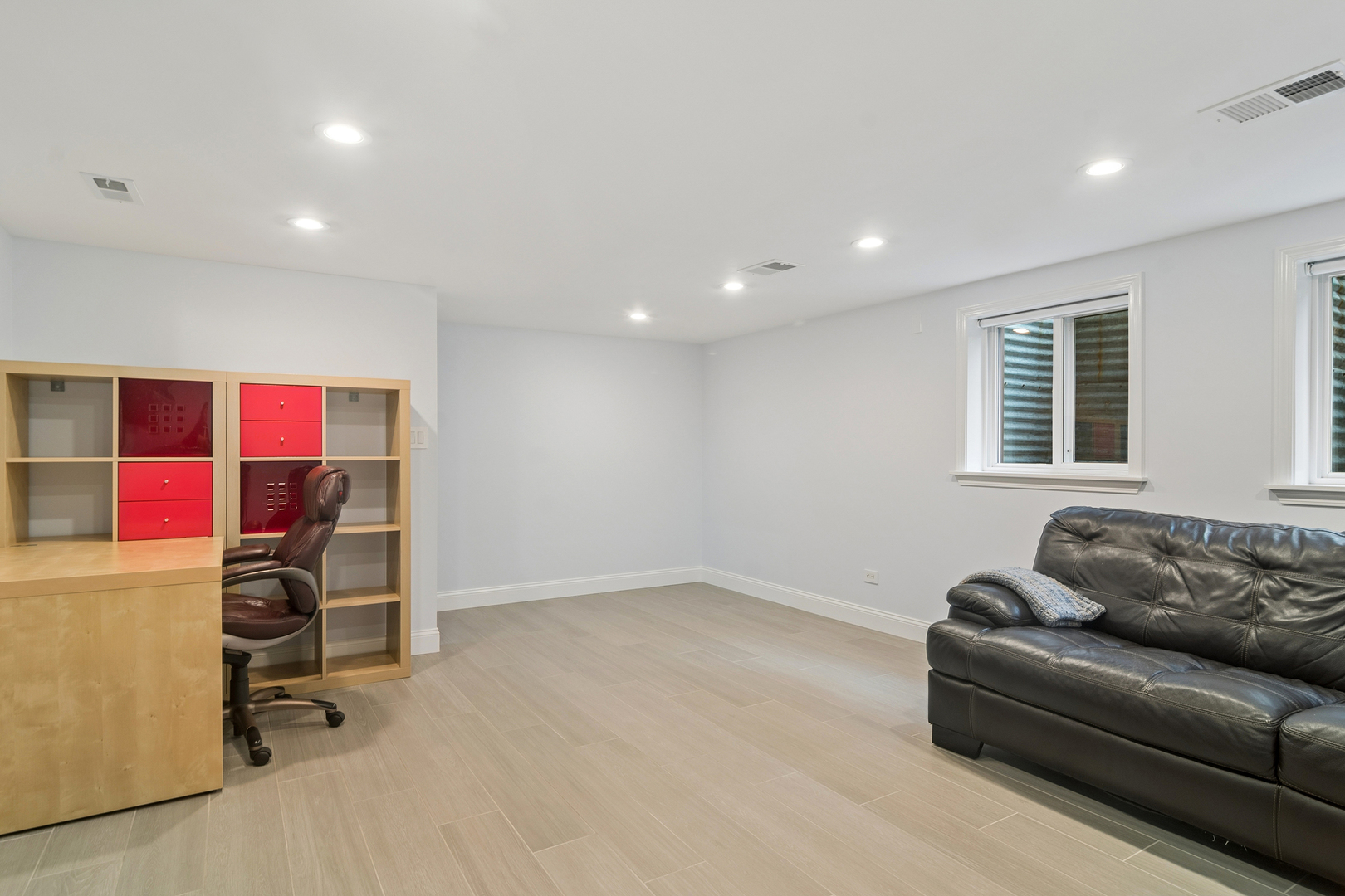 934 N Wheeling Road, Mount Prospect, IL 60056