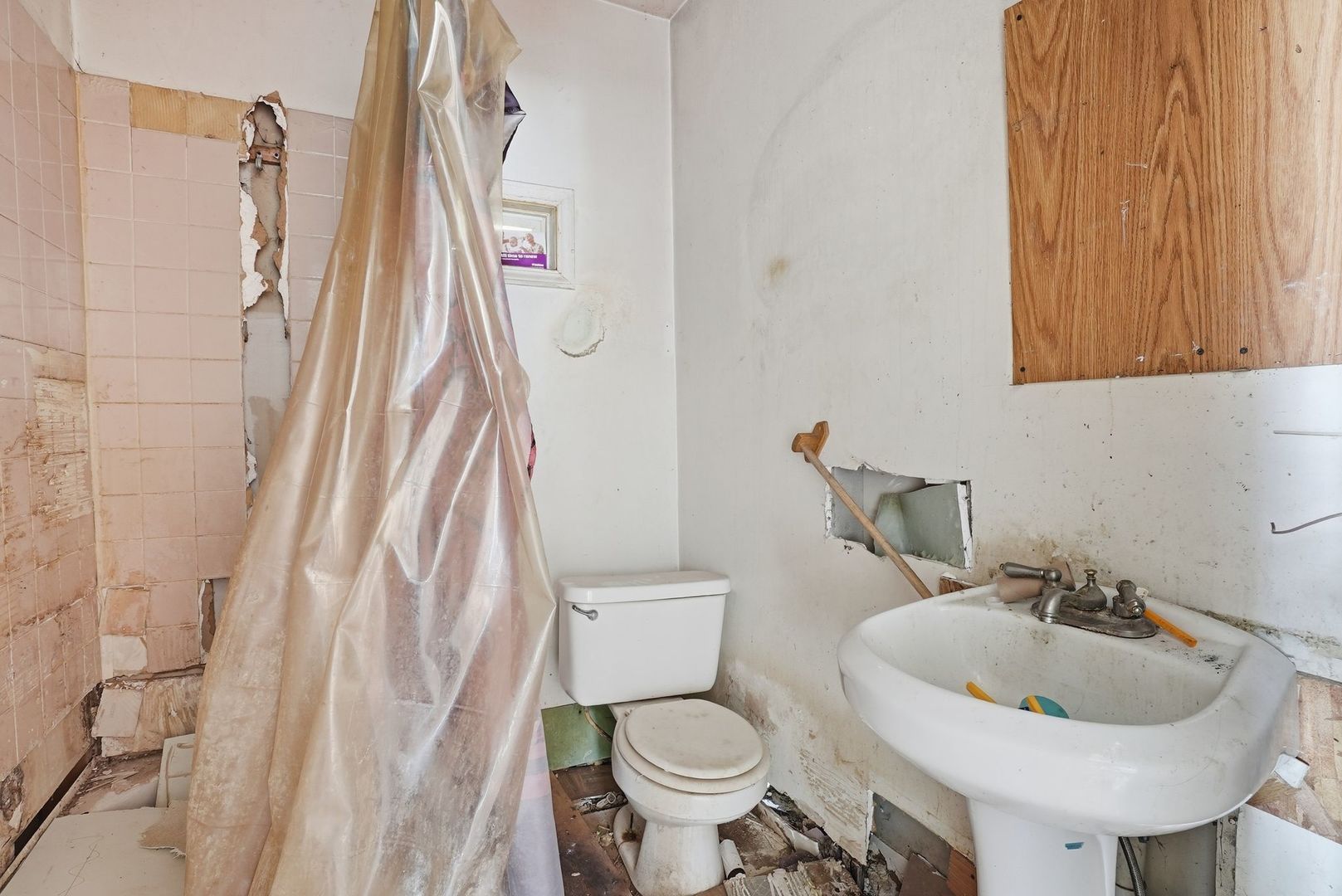 122 W 150th Street, Harvey, IL 60426