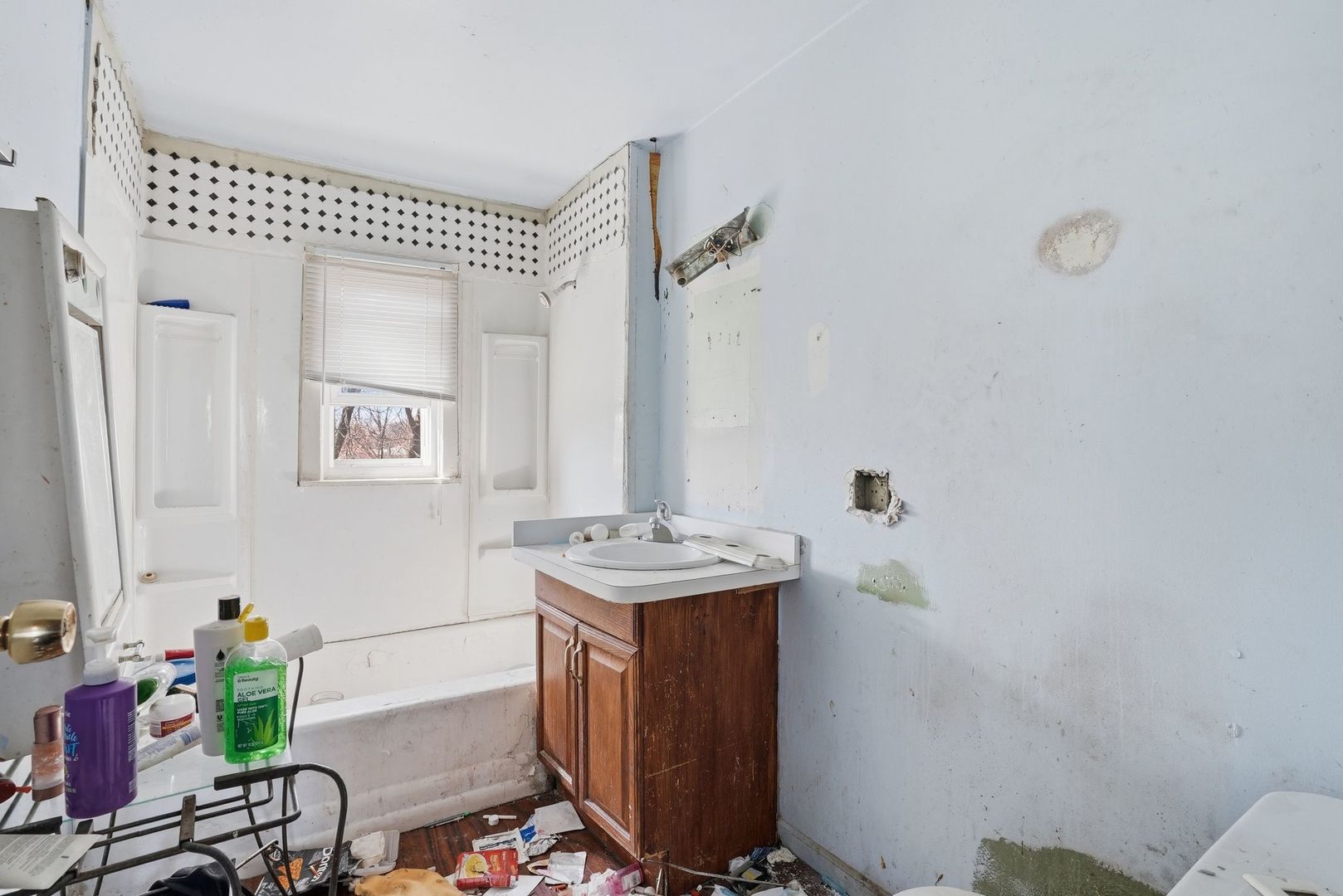 122 W 150th Street, Harvey, IL 60426