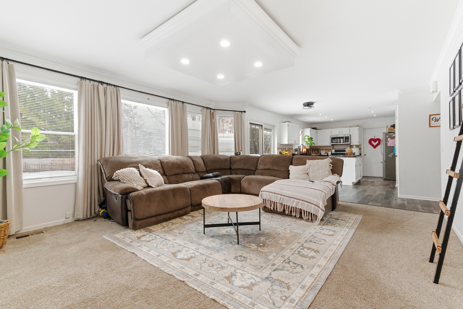 2001 Madison Avenue, Gurnee, IL 60031