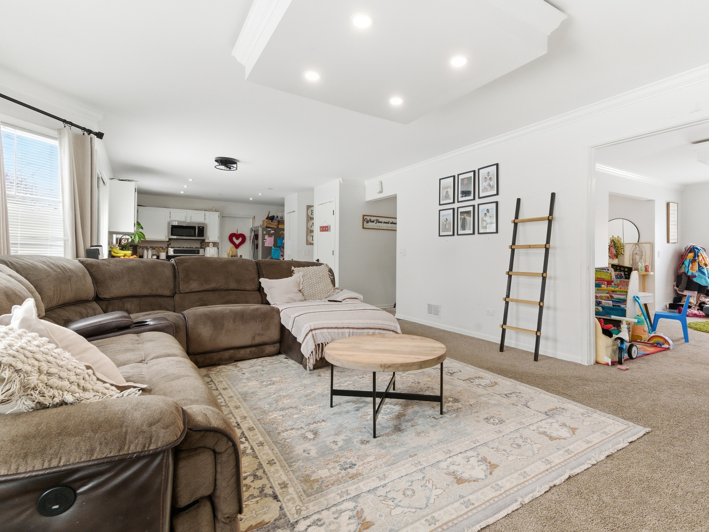 2001 Madison Avenue, Gurnee, IL 60031