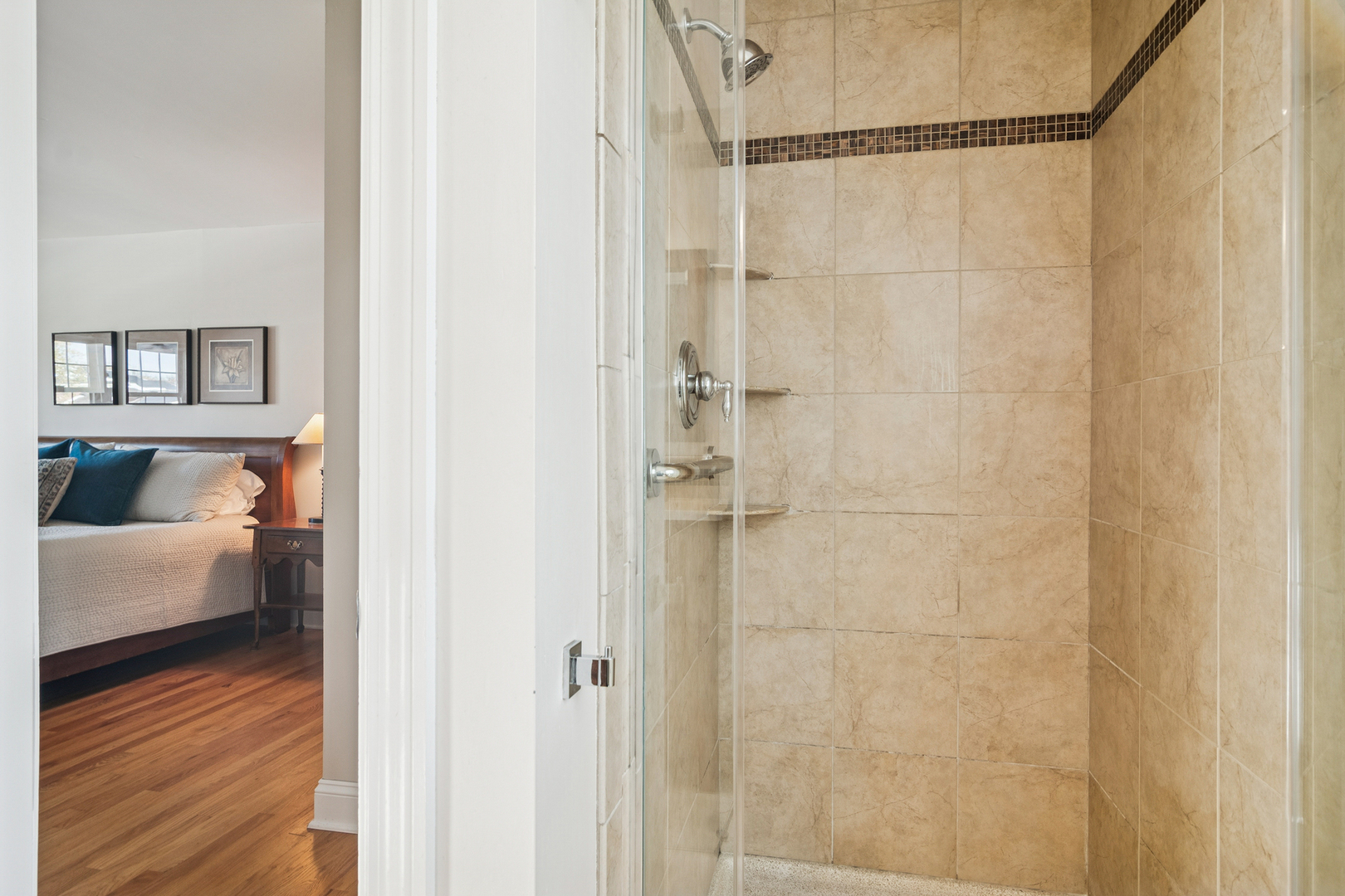 9 E Lillian Avenue, Arlington Heights, IL 60004