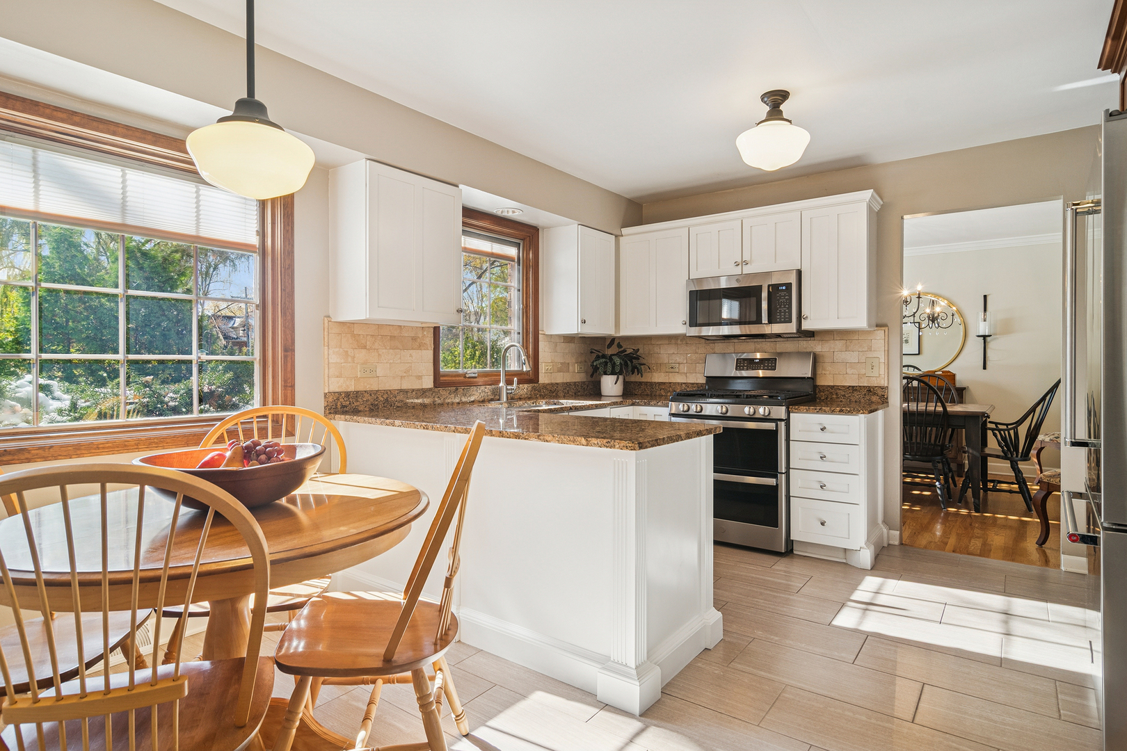 9 E Lillian Avenue, Arlington Heights, IL 60004