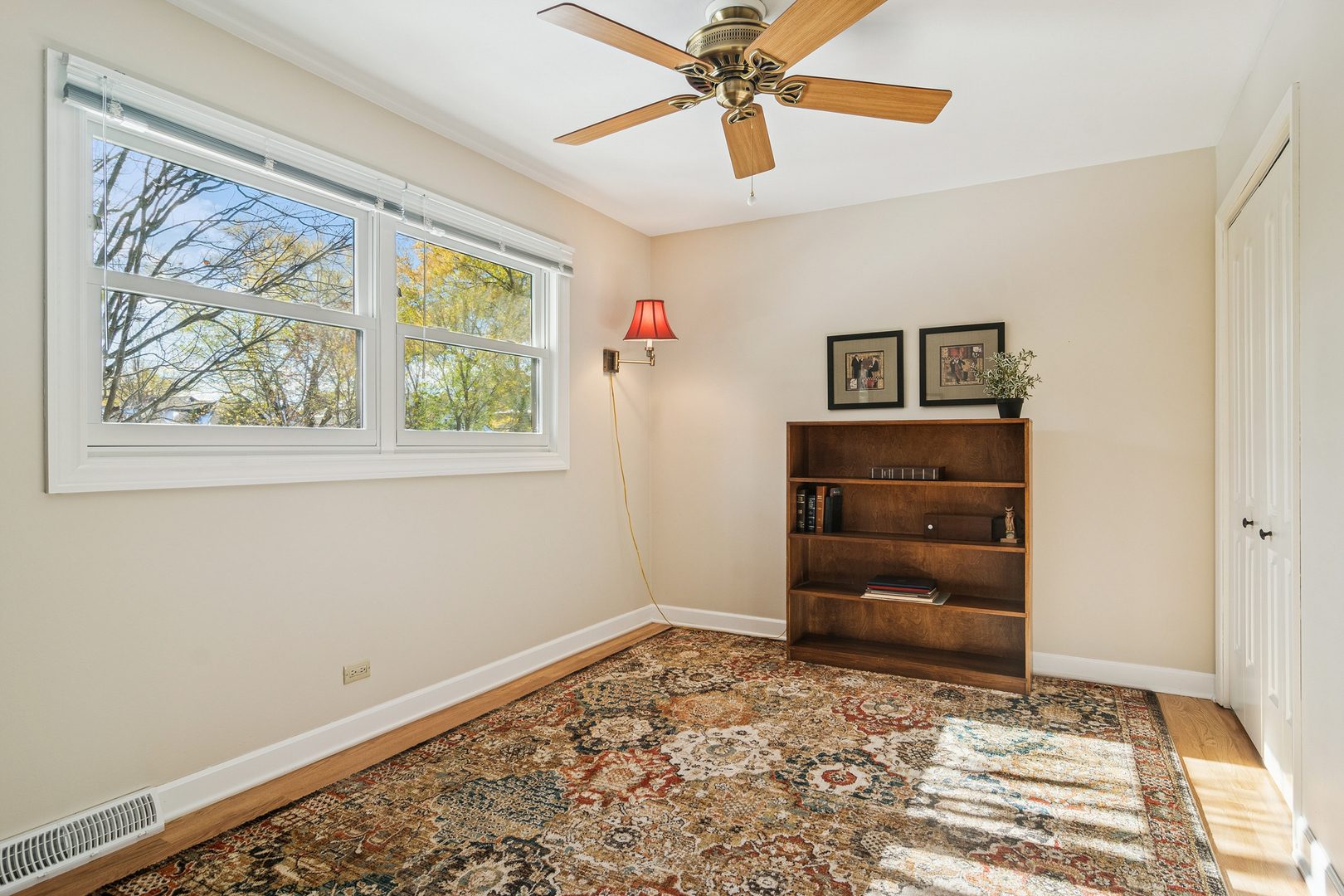 9 E Lillian Avenue, Arlington Heights, IL 60004