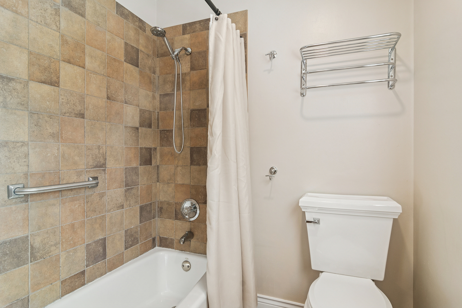 9 E Lillian Avenue, Arlington Heights, IL 60004