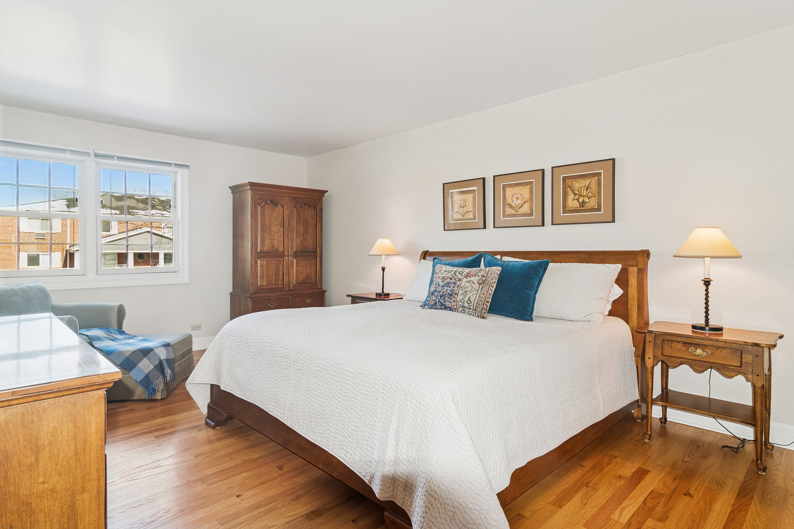 9 E Lillian Avenue, Arlington Heights, IL 60004