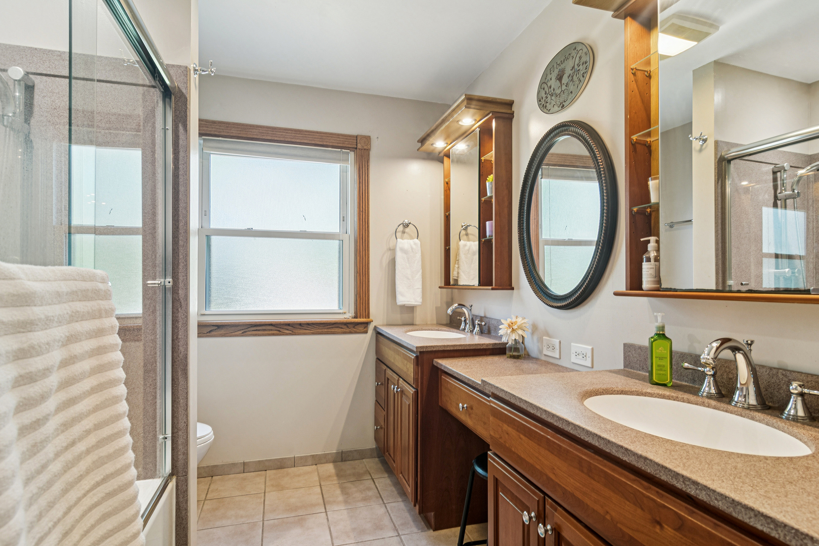 1102 E Waverly Drive, Arlington Heights, IL 60004