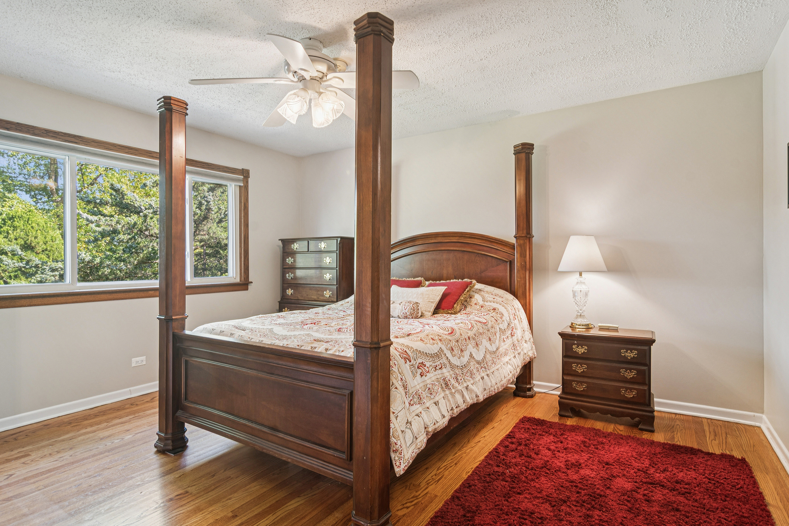 1102 E Waverly Drive, Arlington Heights, IL 60004