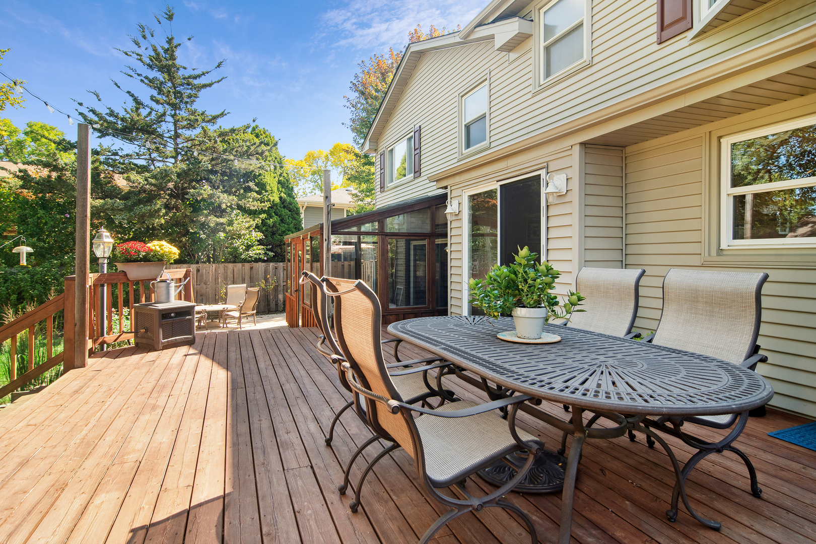 1102 E Waverly Drive, Arlington Heights, IL 60004