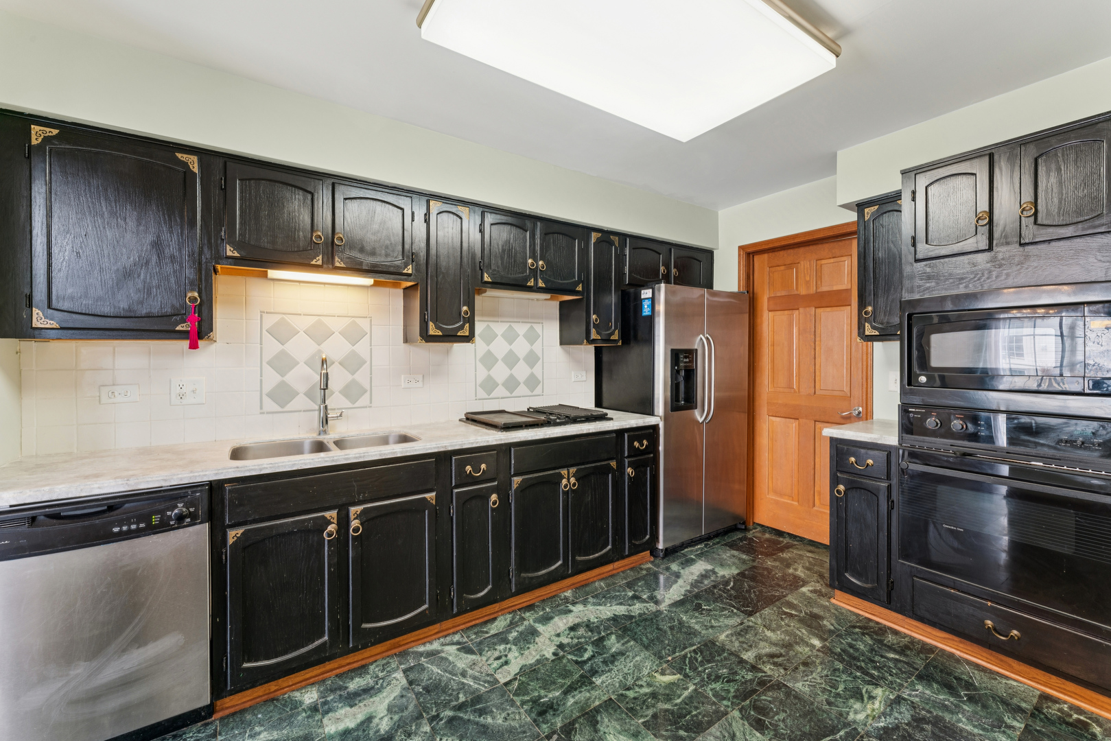 2239 Seaver Lane, Hoffman Estates, IL 60169