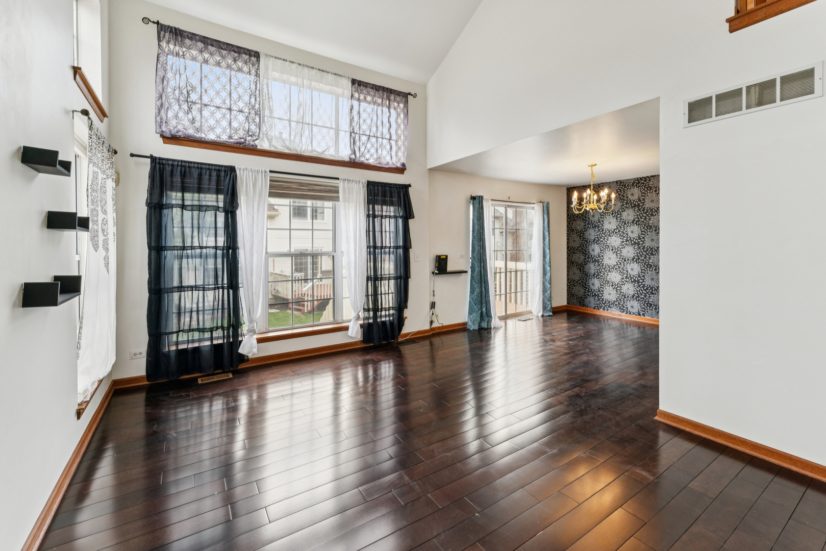 2239 Seaver Lane, Hoffman Estates, IL 60169