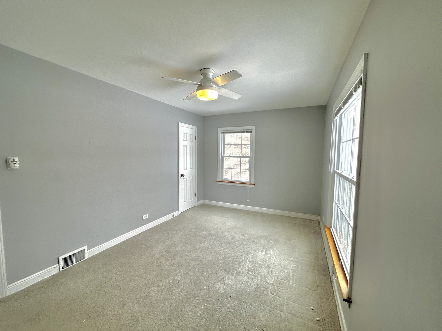 1636 Manchester Avenue, Westchester, IL 60154