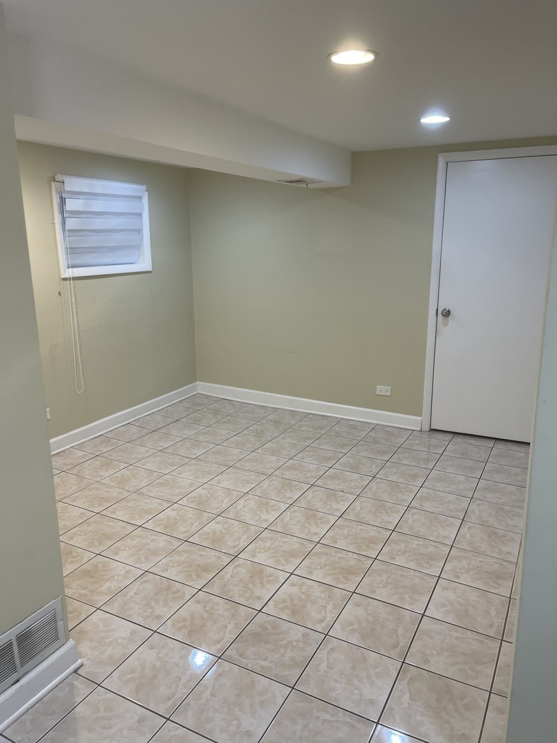 7843 NATCHEZ Avenue, Burbank, IL 60459