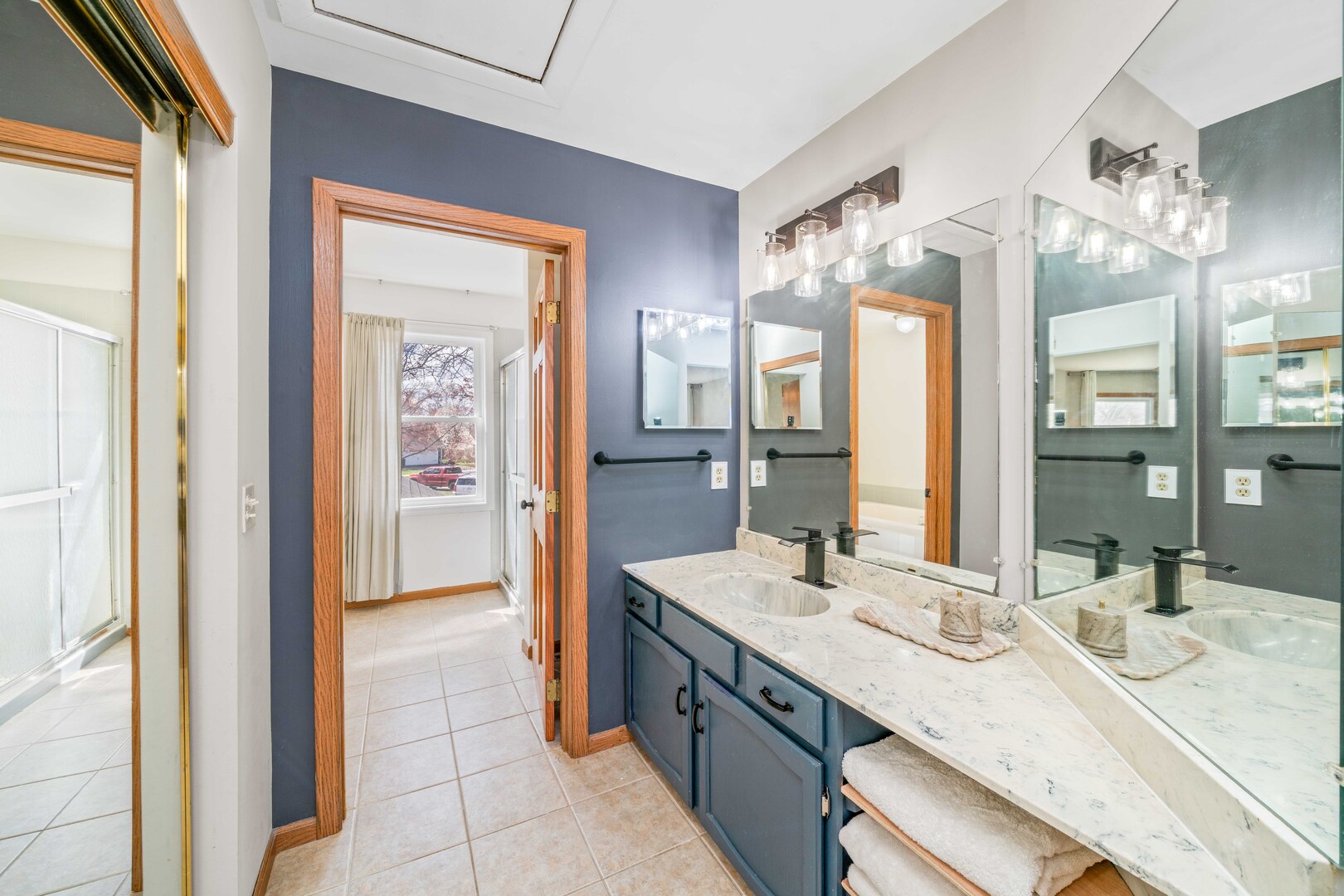 174 Edgewater Court, Montgomery, IL 60538