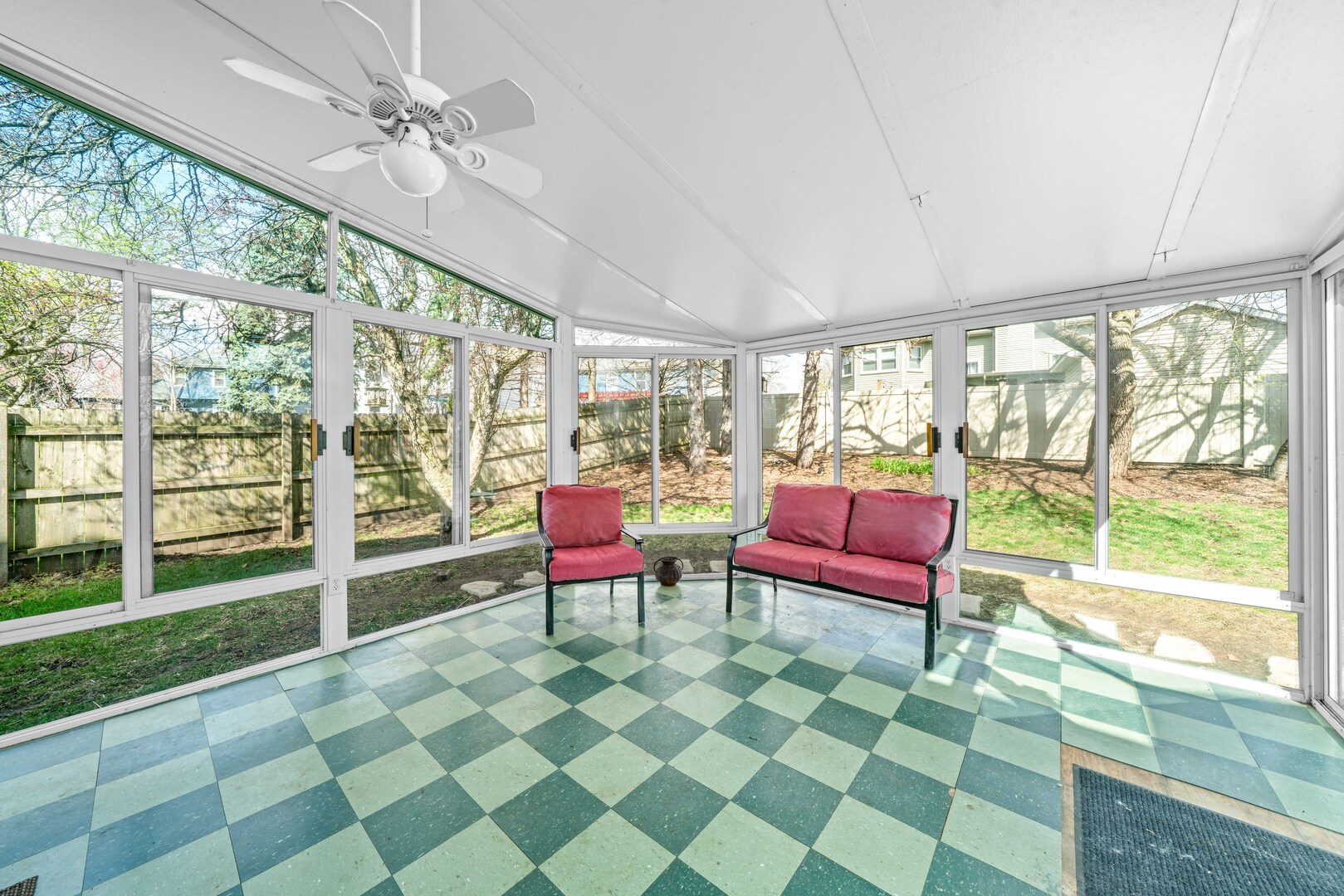 174 Edgewater Court, Montgomery, IL 60538