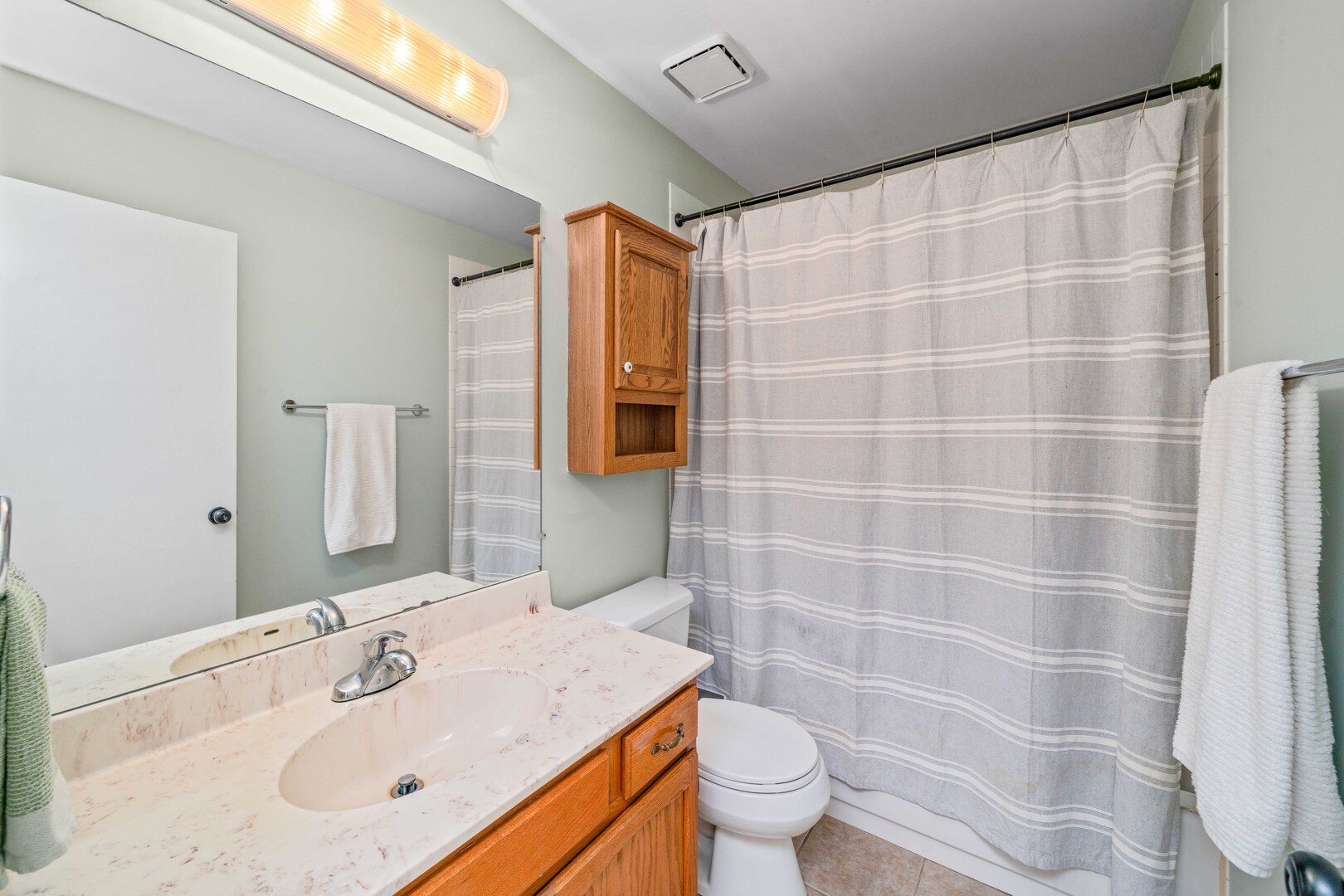 174 Edgewater Court, Montgomery, IL 60538