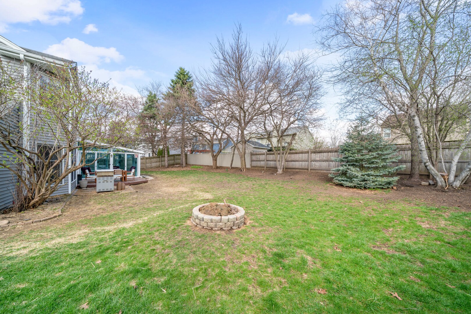 174 Edgewater Court, Montgomery, IL 60538