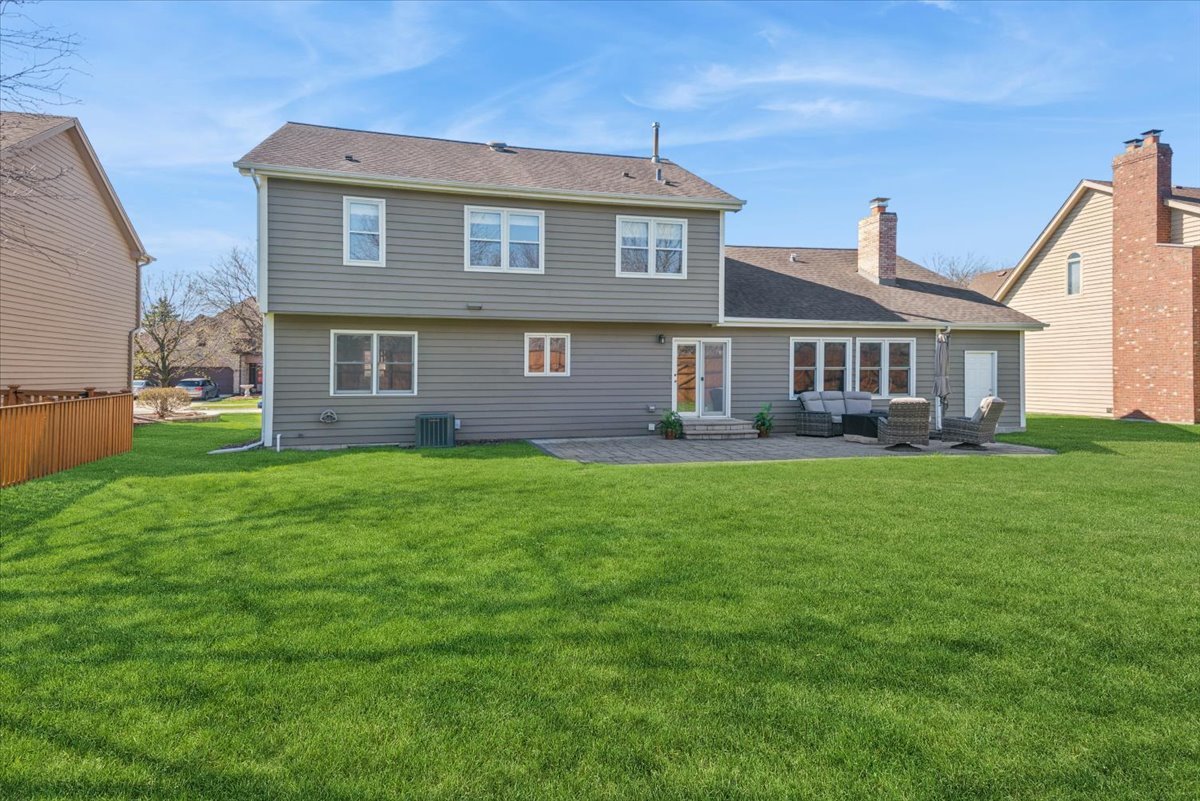 1239 Thackery Court, Naperville, IL 60564