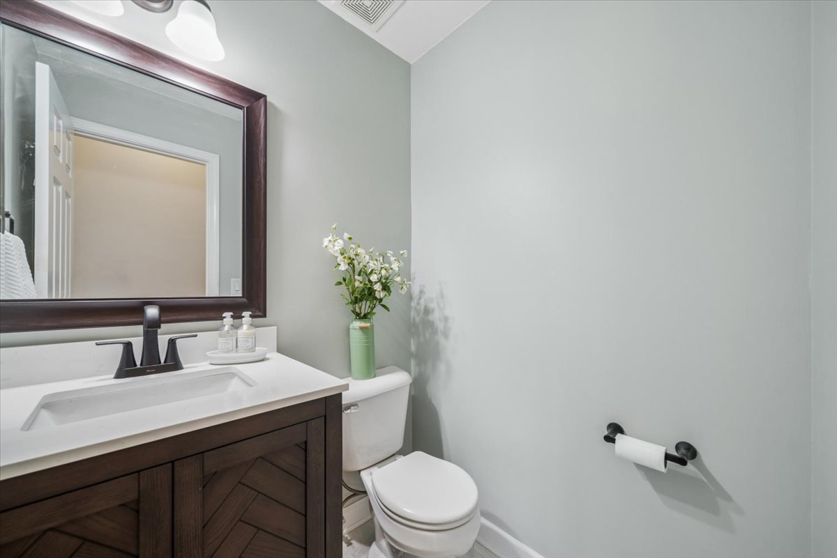 1239 Thackery Court, Naperville, IL 60564