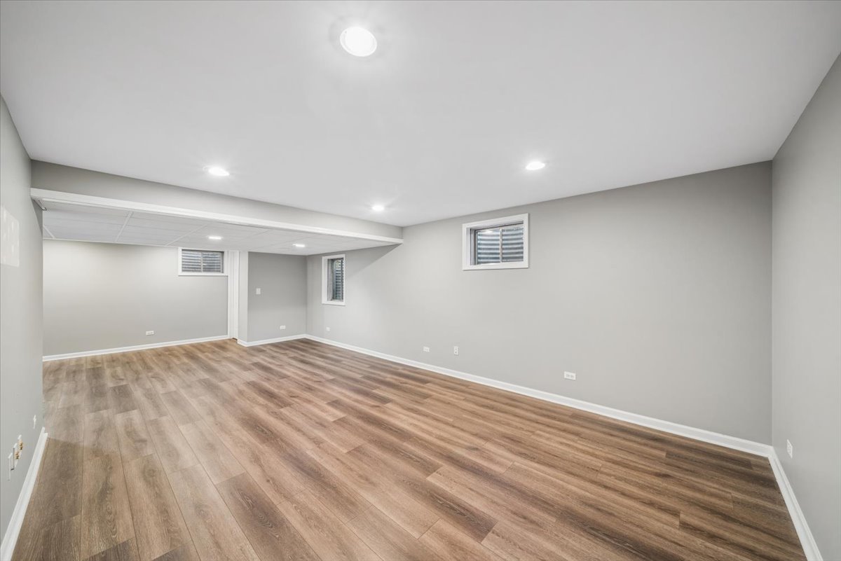 1239 Thackery Court, Naperville, IL 60564