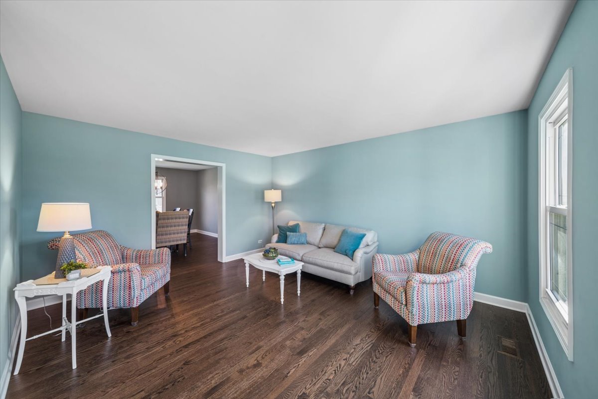 1239 Thackery Court, Naperville, IL 60564