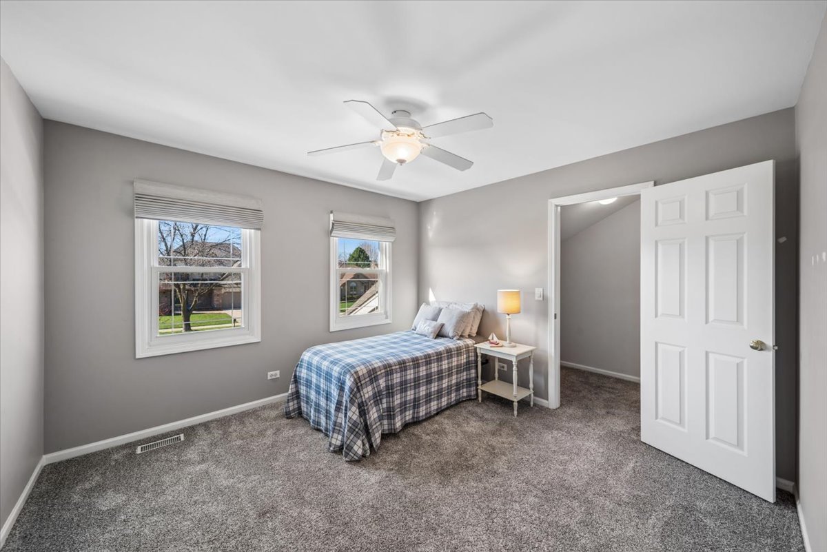 1239 Thackery Court, Naperville, IL 60564