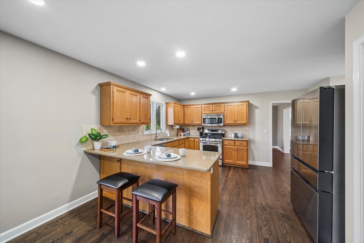 1239 Thackery Court, Naperville, IL 60564