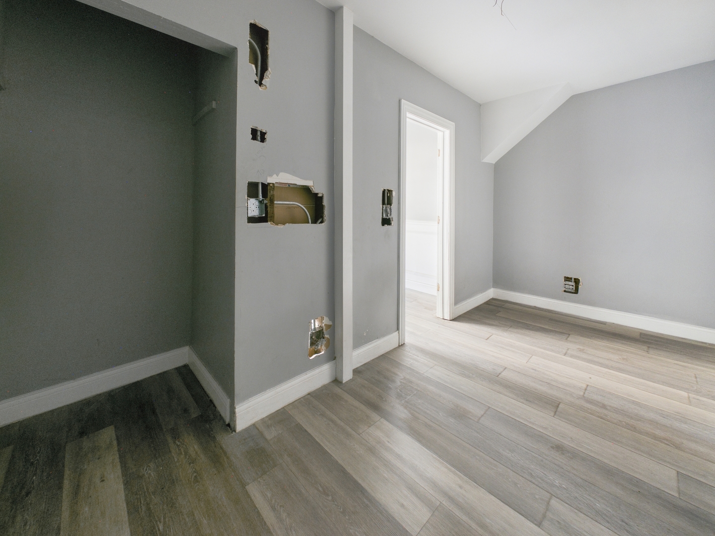 8747 S Escanaba Avenue, Chicago, IL 60617