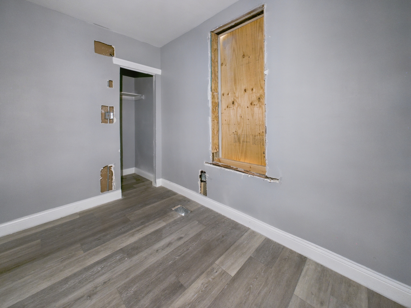 8747 S Escanaba Avenue, Chicago, IL 60617