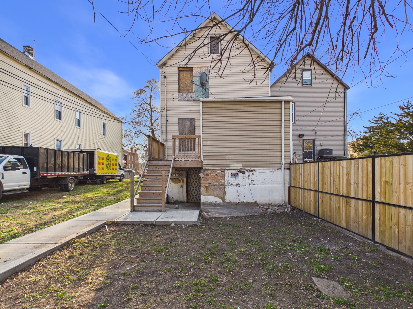 8747 S Escanaba Avenue, Chicago, IL 60617