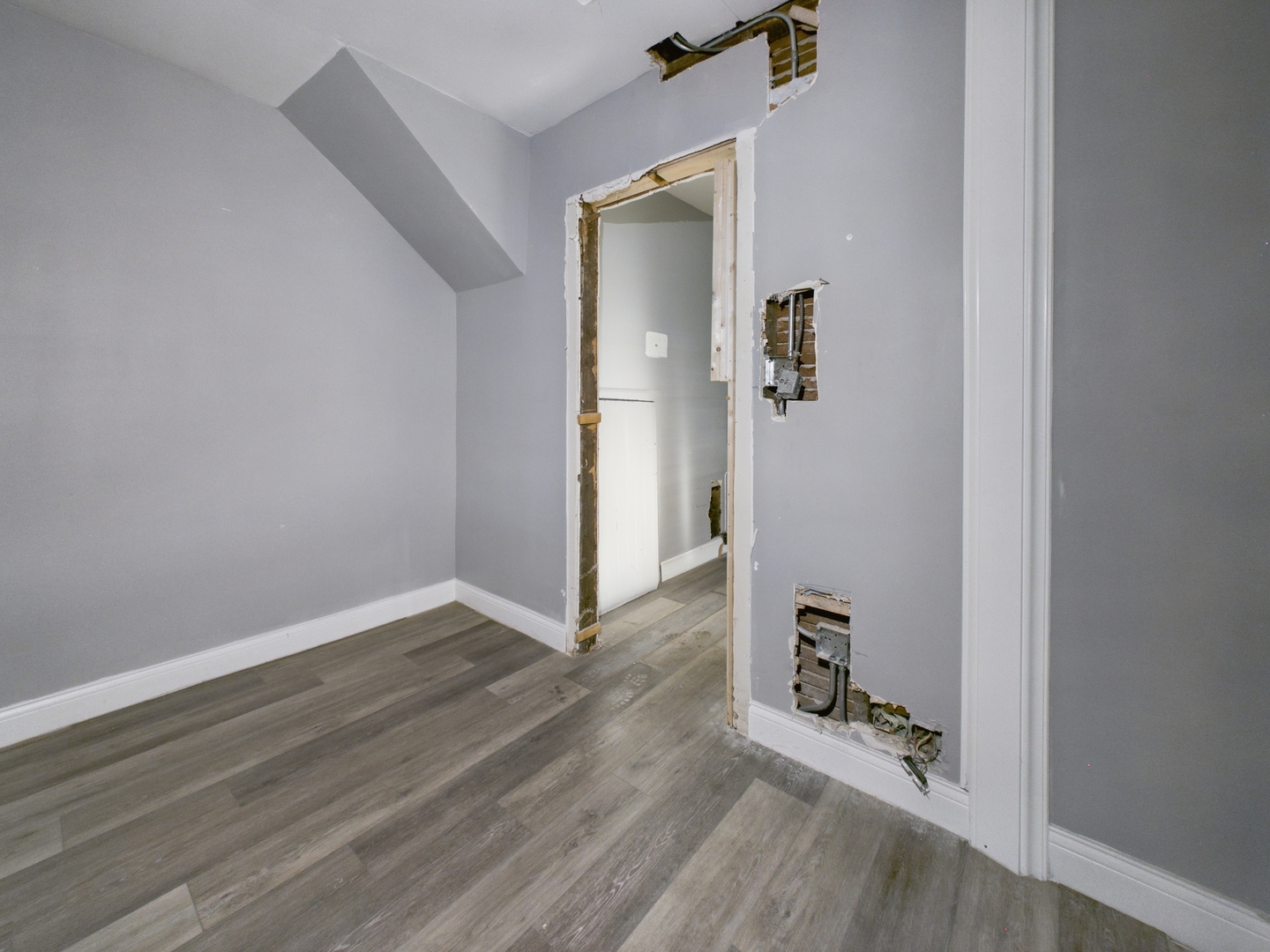 8747 S Escanaba Avenue, Chicago, IL 60617