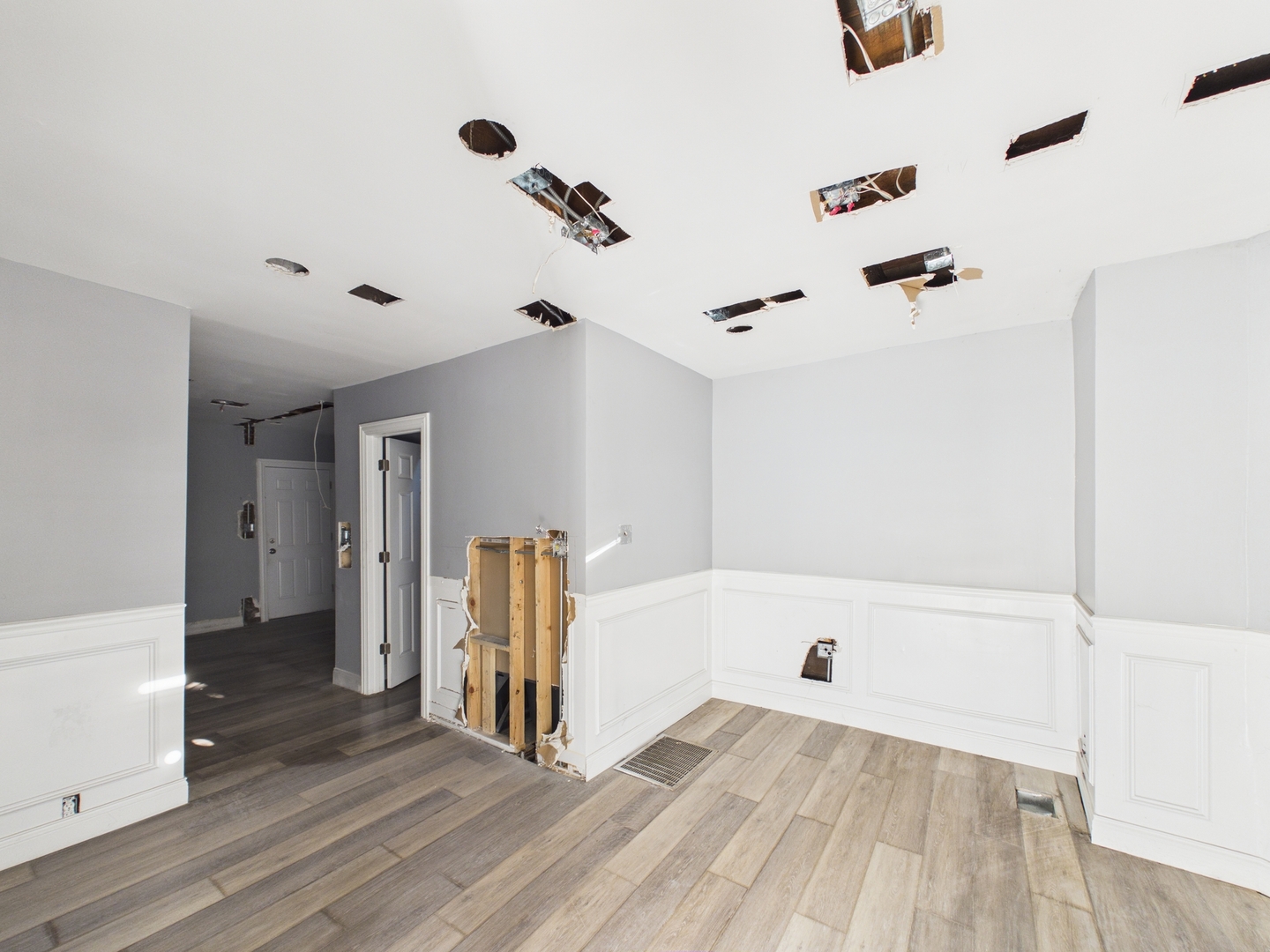 8747 S Escanaba Avenue, Chicago, IL 60617