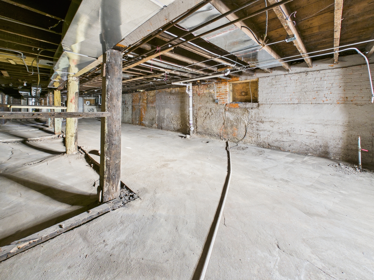 8747 S Escanaba Avenue, Chicago, IL 60617